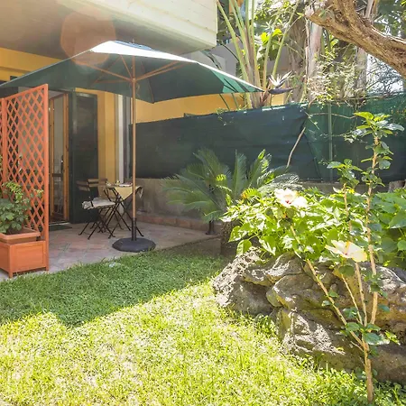 Sicilian Frühstückspension Aci Castello